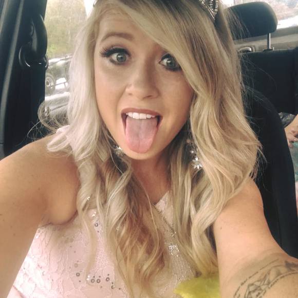 ashleyroselowe